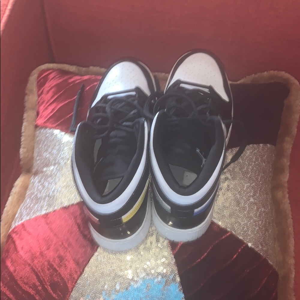 Nike - Picture 2 of 3